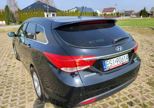 Hyundai i40 cena 31909 przebieg: 238000, rok produkcji 2011 z Sieradz małe 562